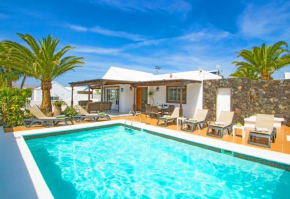 Exceptional 3 bedroom Villa Adsey -short walk to town - by Lanzarote Leisure Villas
